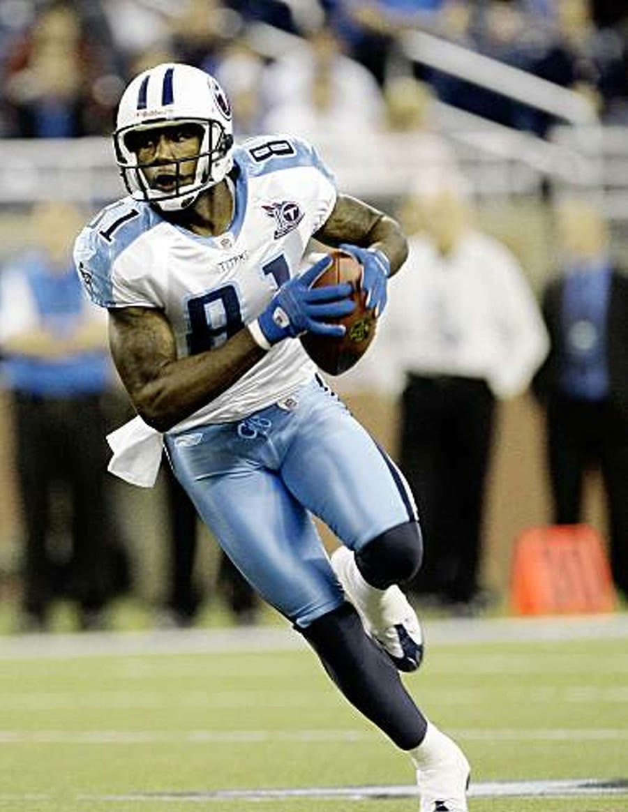 Client, Tennessee Titans number 81, running after the catch